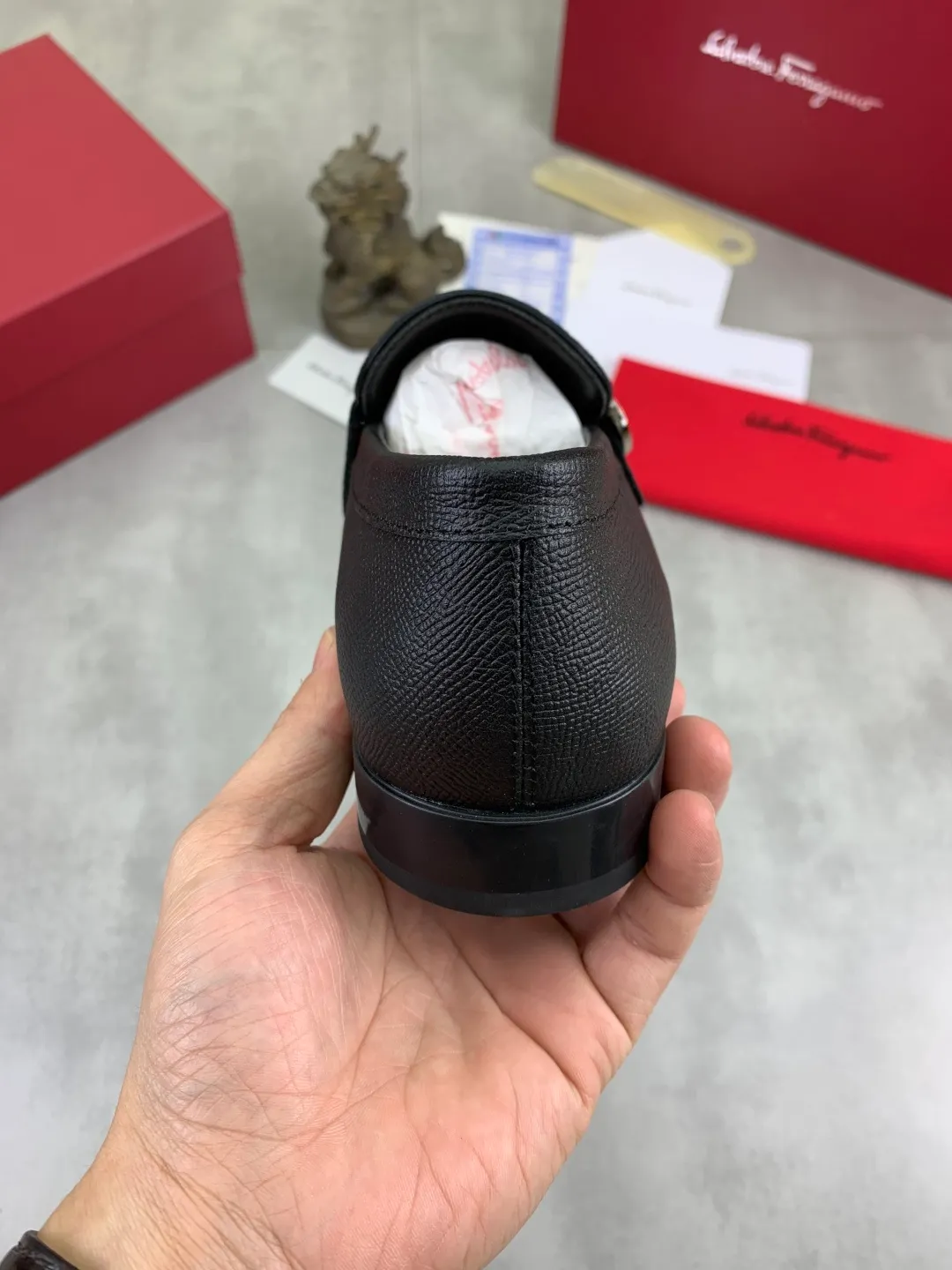 Men's men's shoes 💰P600💰[New model] High quality water-dyed cowhide 🆘[Salvatore Ferragamo] Ferragamo's latest casual business leather shoes for men! Listed simultaneously! The fabric is made of specially imported original calfskin, and the interior is made of imported water-dyed cowhide. It is absolutely luxurious and leads the fashion trend. Matching code: 38-44 (45 and 46 can be customized) 5️⃣ colors available